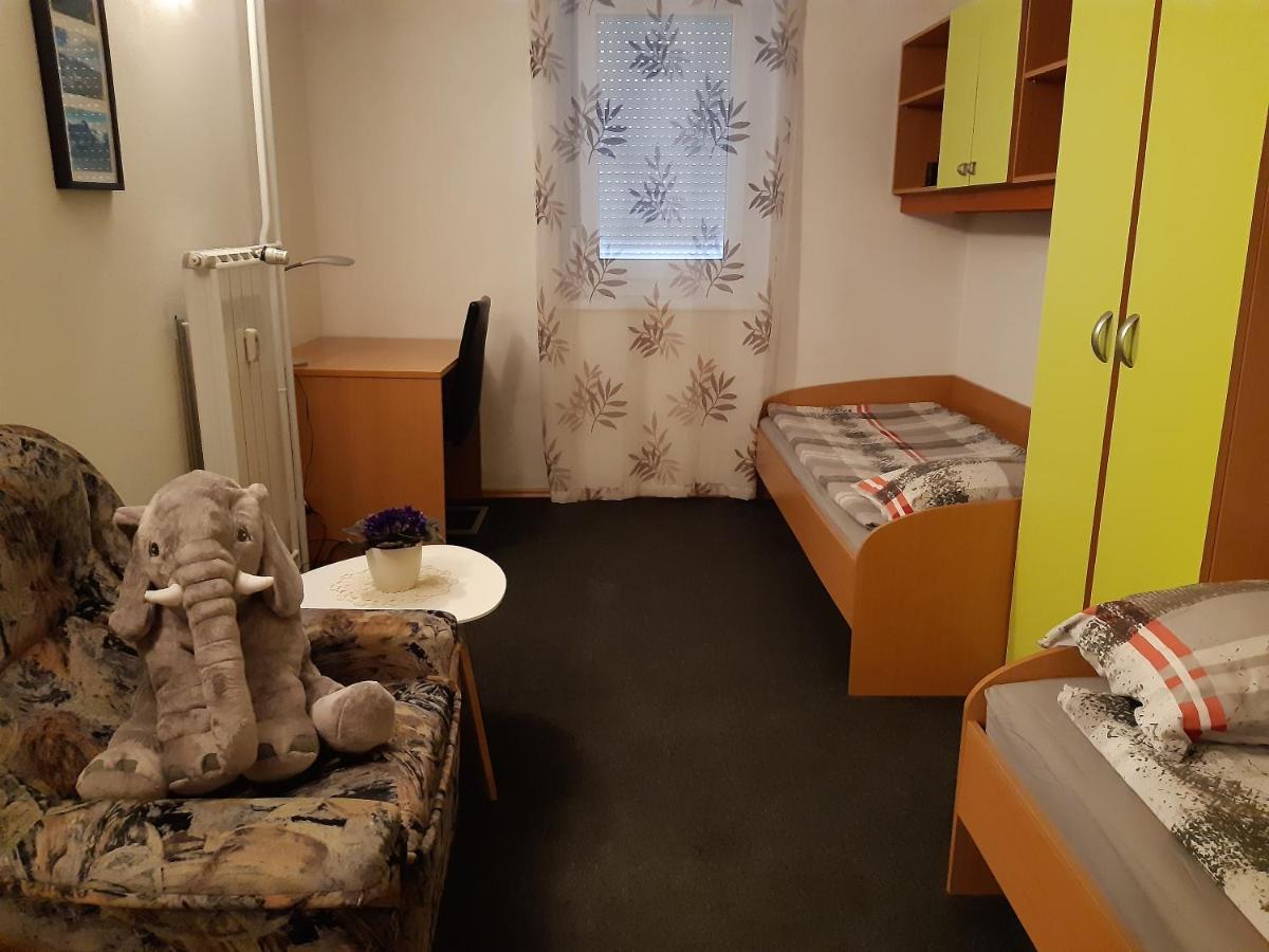 Homestay Rosalia Ljubljana Exteriör bild
